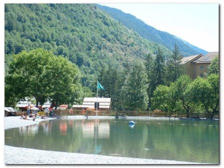 le plan d'eau de St Etienne,  seulement 7 km d'Auron...