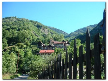 les environs de saint tienne de tine auron