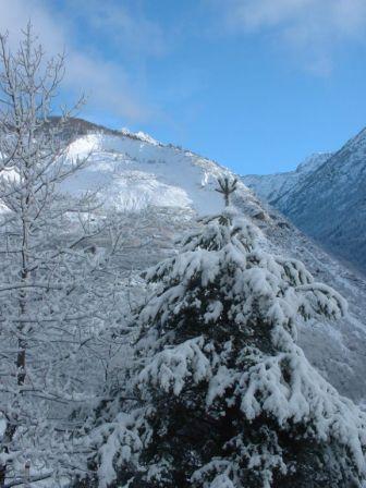 les montagnes, la neige, le ski