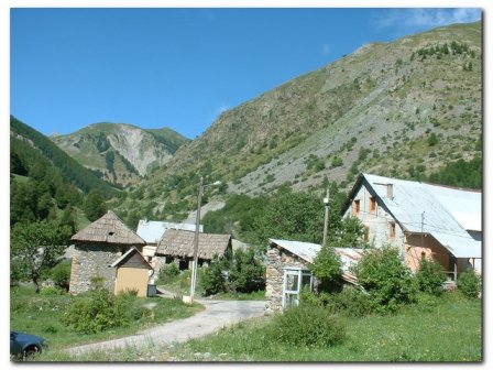 saint dalmas le selvage et ses hameaux : le Pra et Boussieyas.