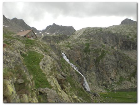 le lac de vens et sa cascade